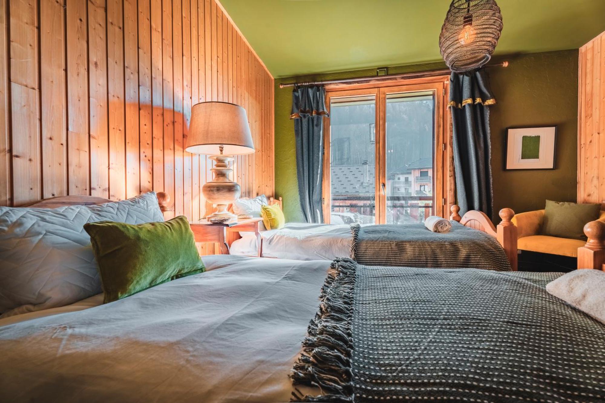 The Fat Fox Lodge, Morzine * Montriond